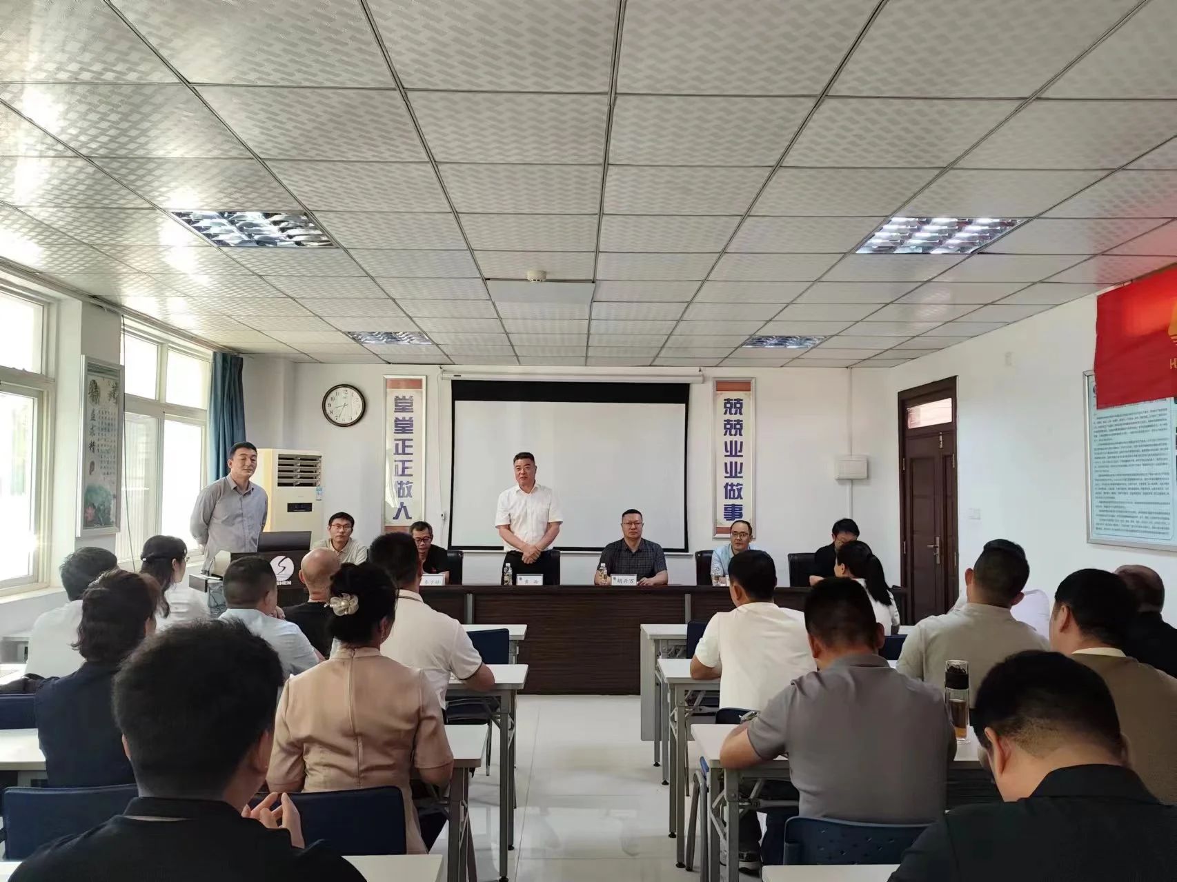 海神药业处方药事业部2024年上半年度工作会议圆满召开！